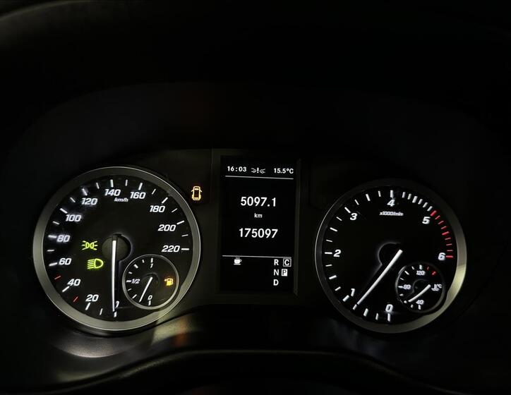 Mercedes-Benz Vito 18