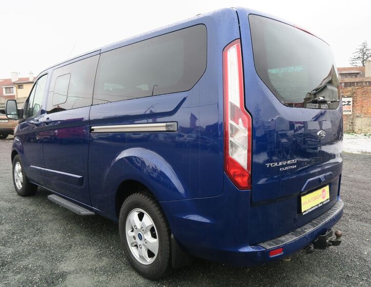 Ford Tourneo Custom 4