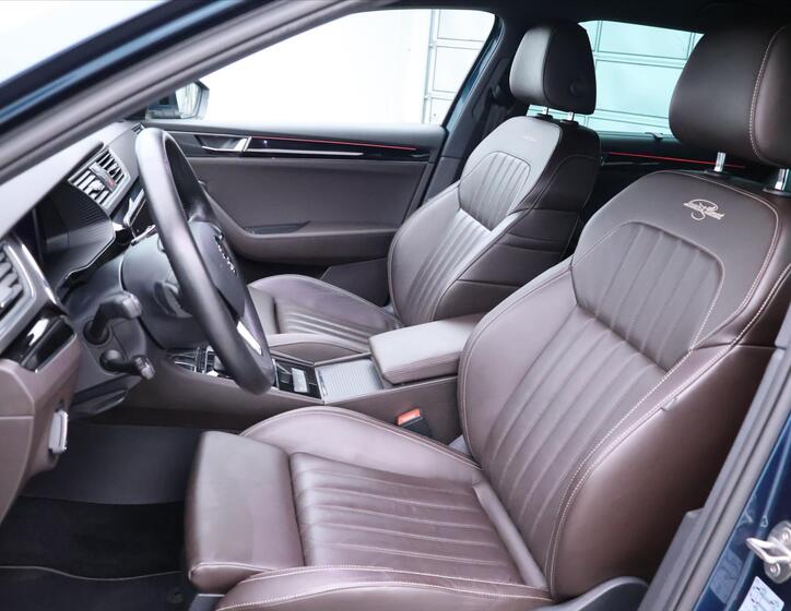 Škoda Superb 10
