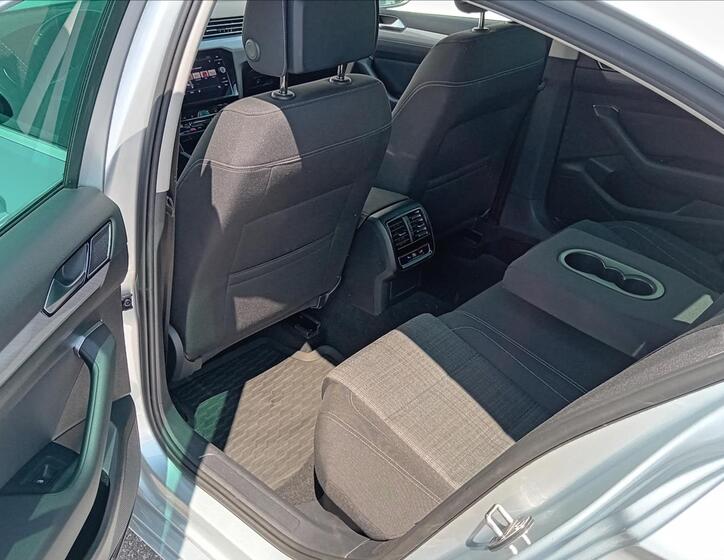 Volkswagen Passat 13