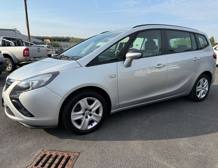 Opel Zafira 1