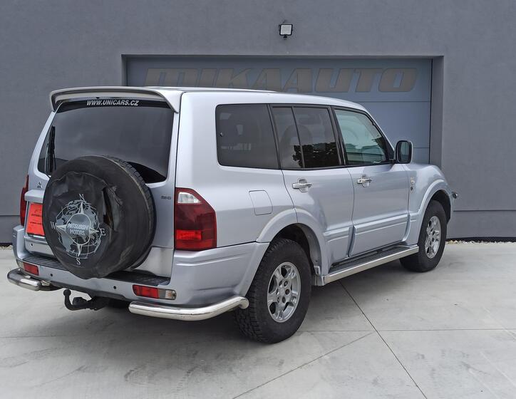 Mitsubishi Pajero 5