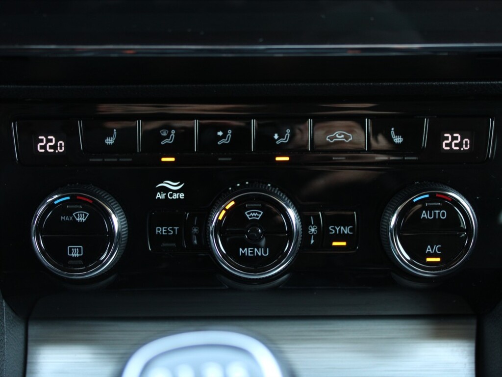 Škoda Superb 16