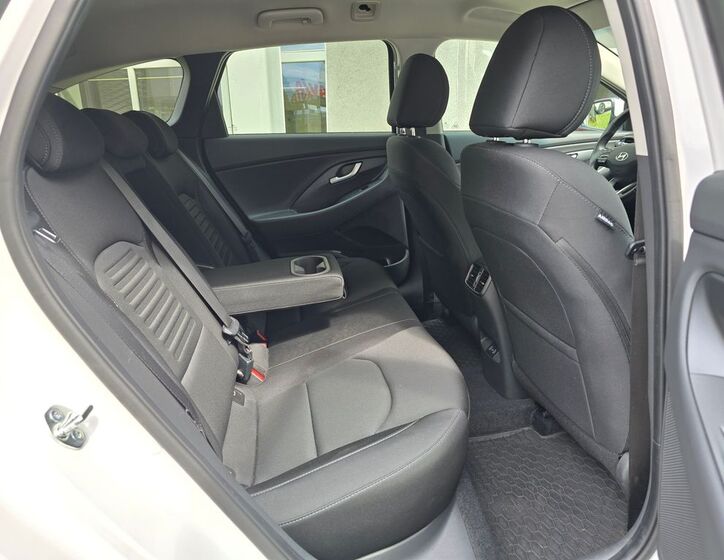 Hyundai i30 25