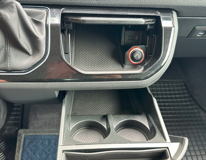 Volkswagen Multivan 36