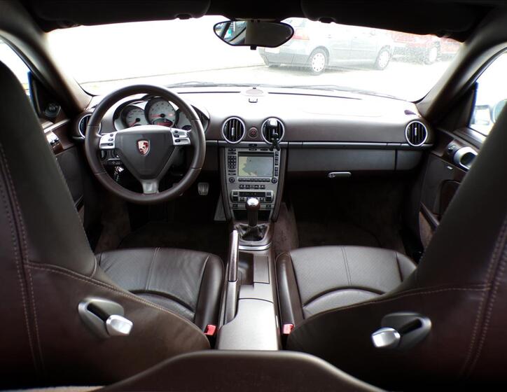 Porsche Cayman 7