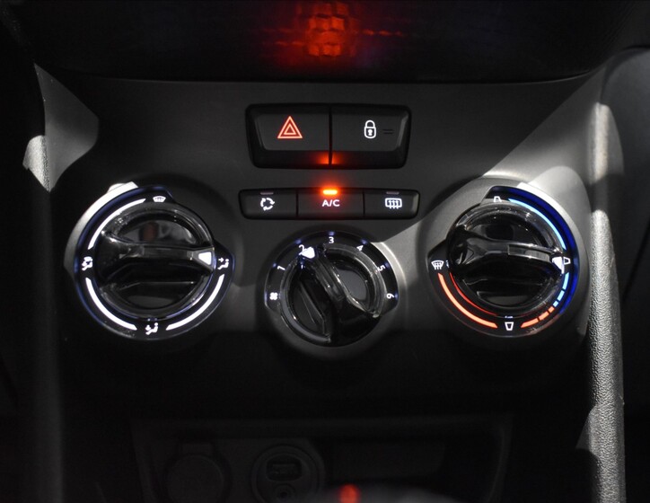 Peugeot 208 13