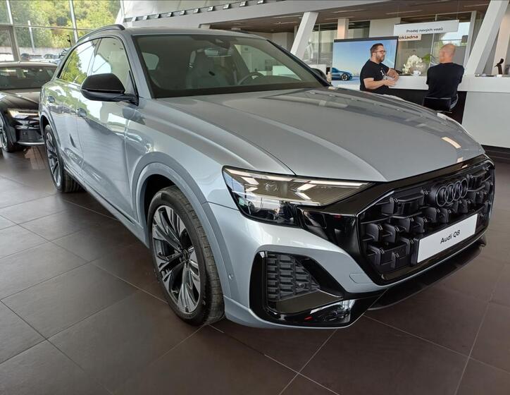 Audi Q8 3