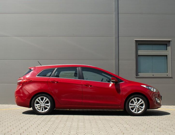 Hyundai i30 4