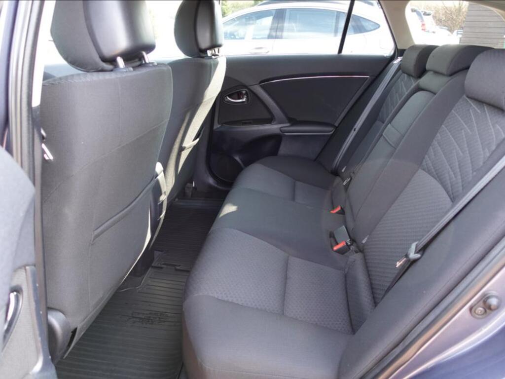Toyota Avensis 11