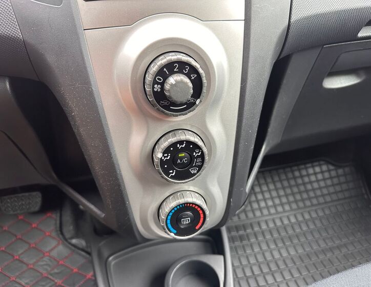 Toyota Yaris 18