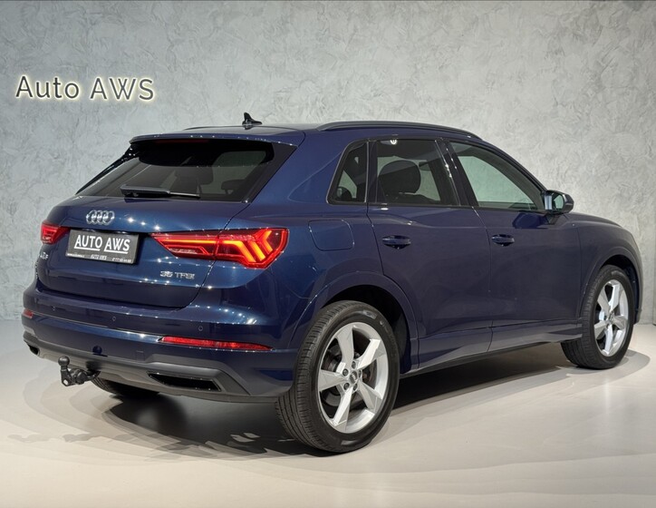 Audi Q3 7