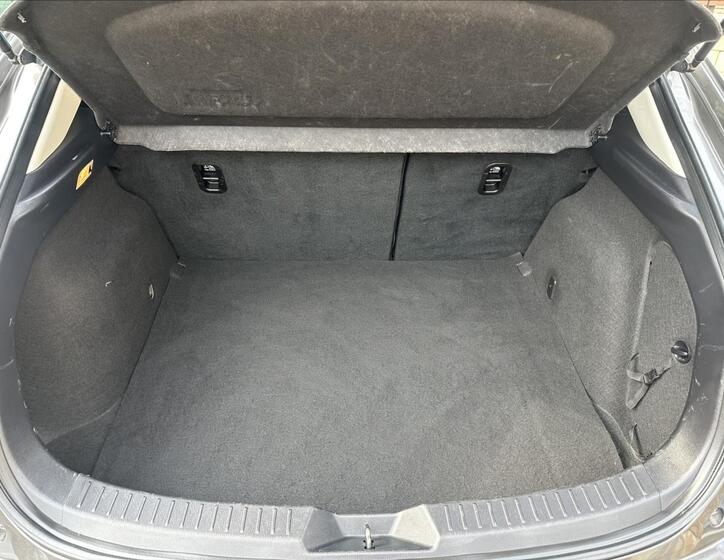 Mazda 3 5