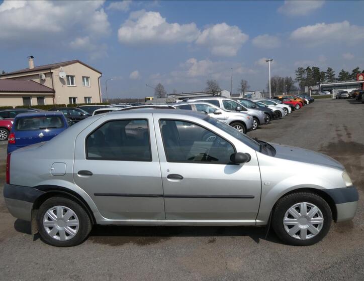 Dacia Logan 8
