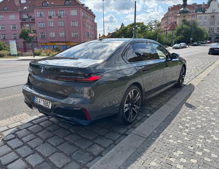 BMW Řada 7 4