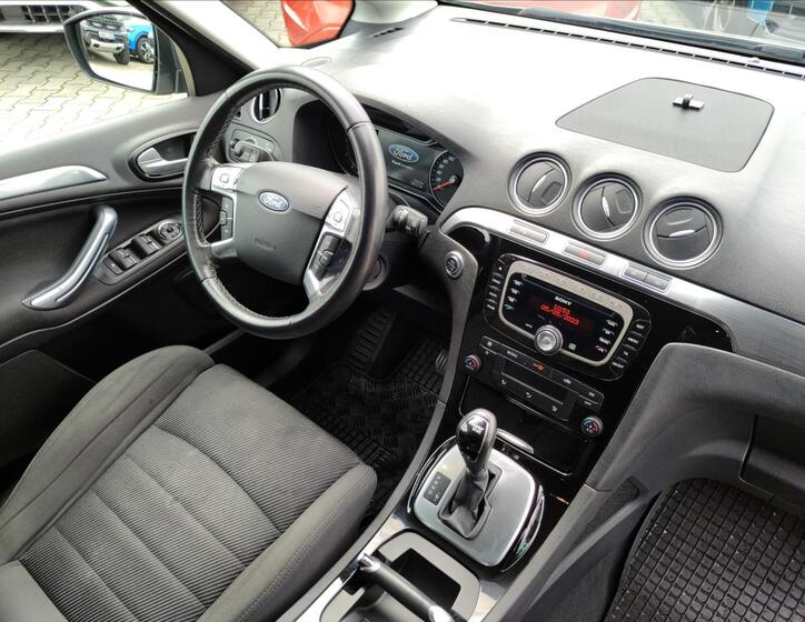 Ford S-MAX 21