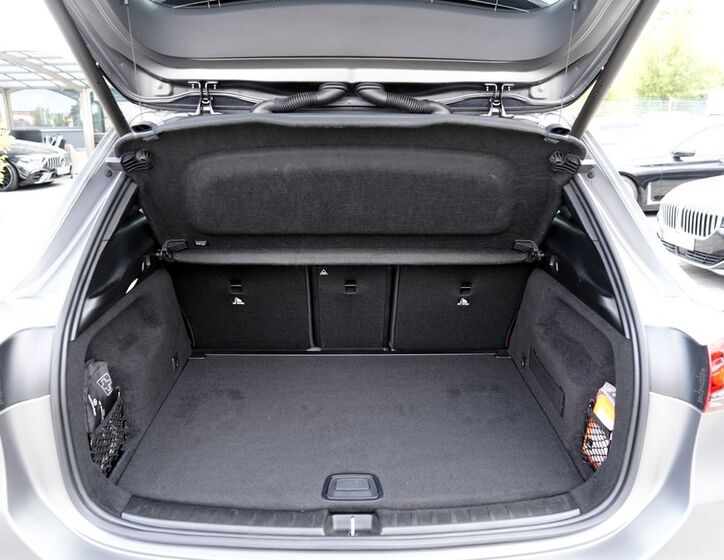 Mercedes-Benz GLA 12