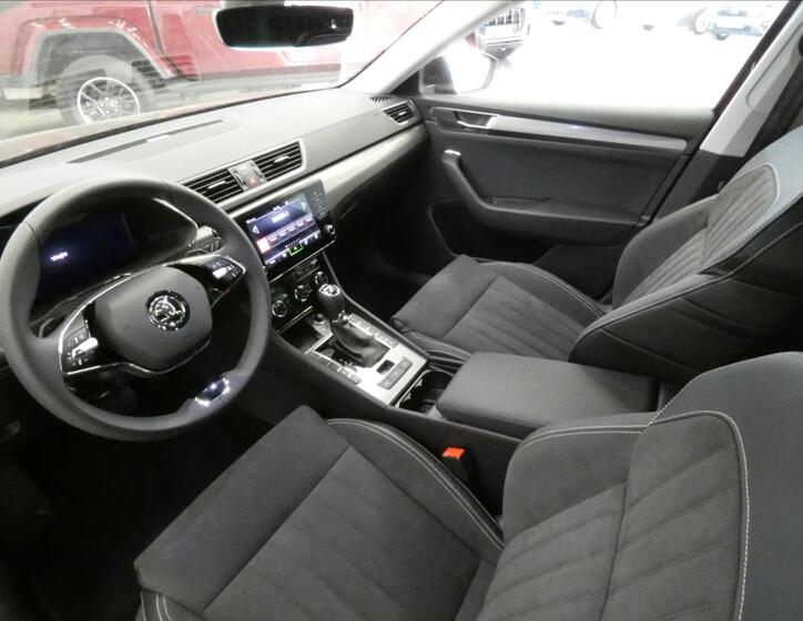 Škoda Superb 8