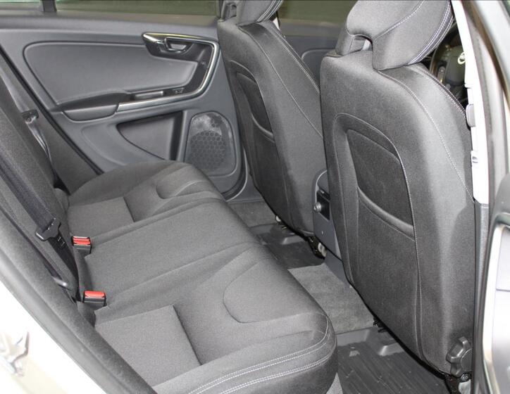 Volvo V60 17