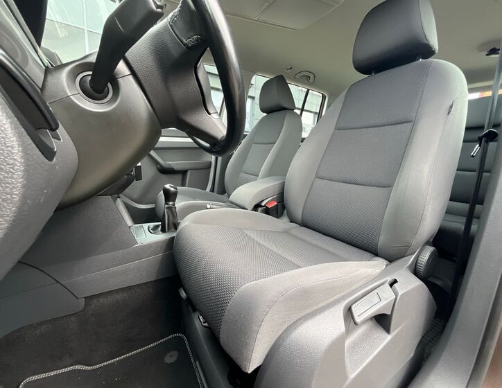 Volkswagen Touran 8