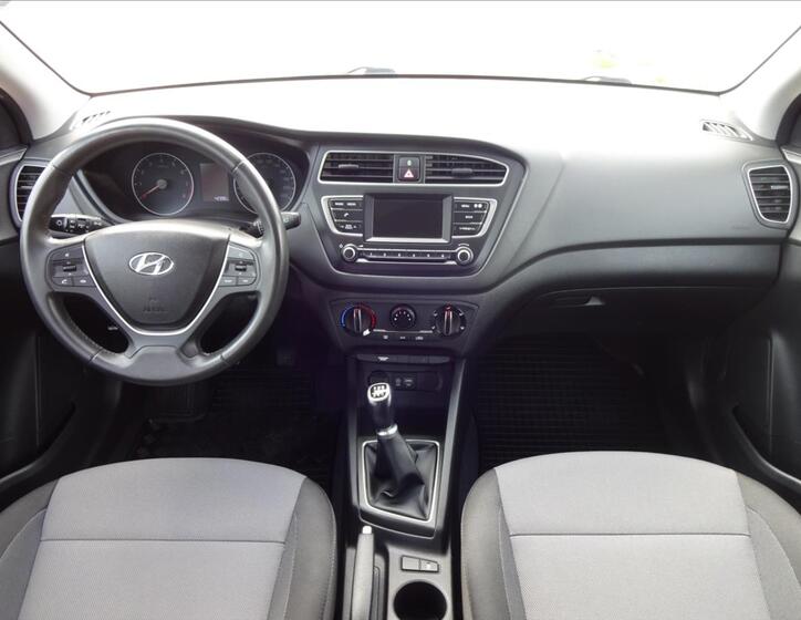Hyundai i20 32