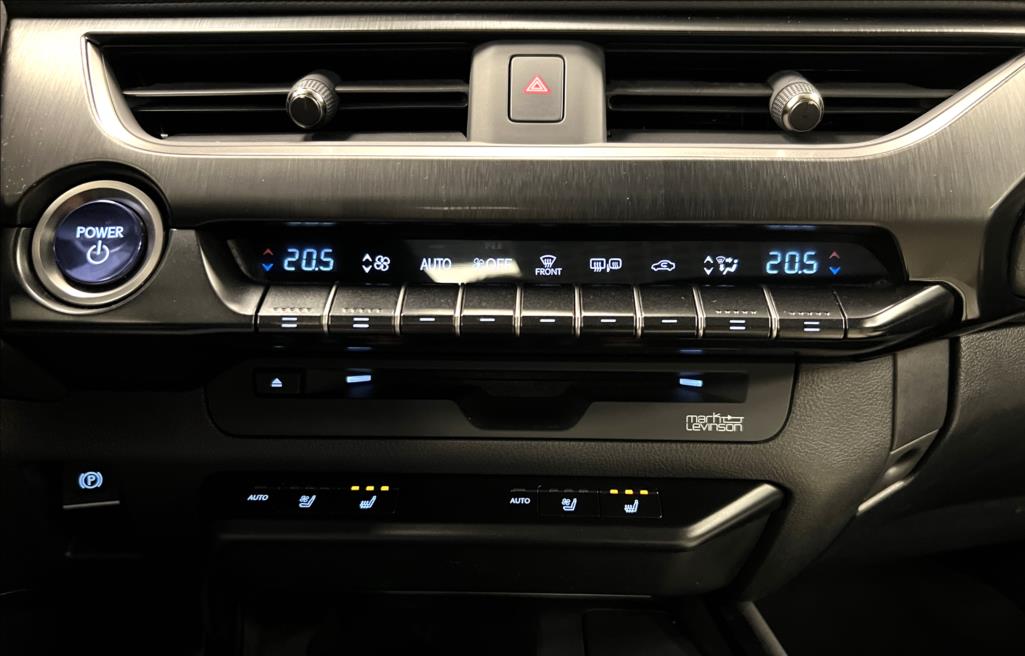 Lexus UX 250h