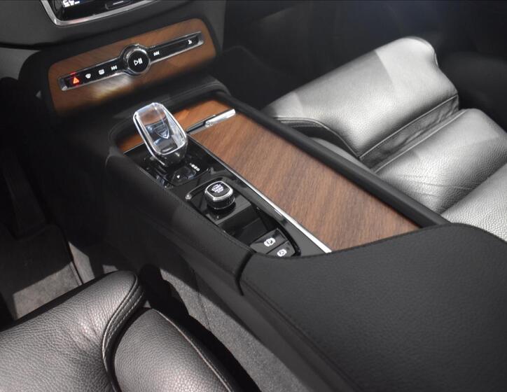 Volvo XC90 15