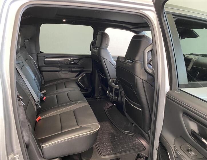 Dodge RAM 9