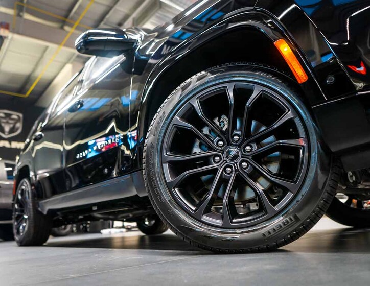 Jeep Grand Wagoneer 47