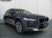 Volvo V90 2