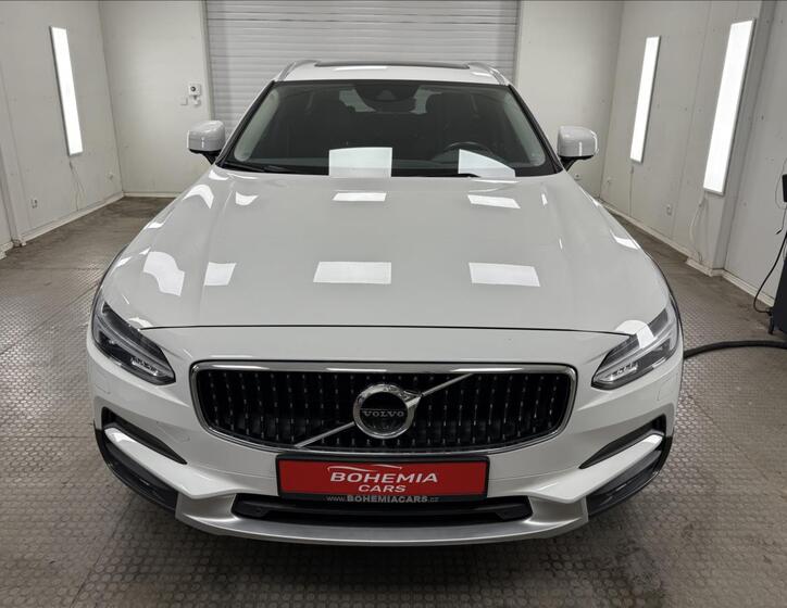 Volvo V90 2