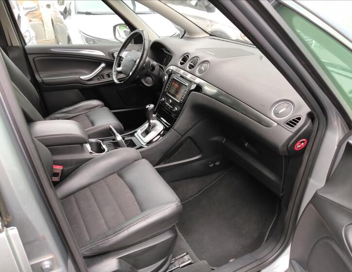 Ford S-MAX 21