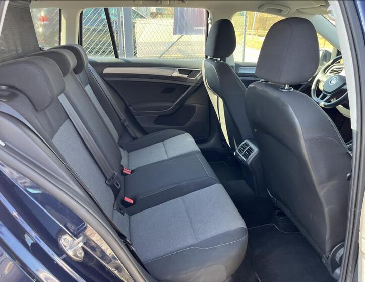 Volkswagen Golf 26