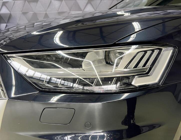 Audi A8 8