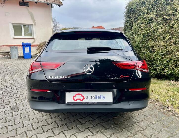 Mercedes-Benz CLA 4