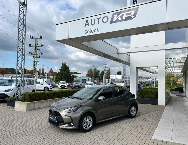 Toyota Yaris 1