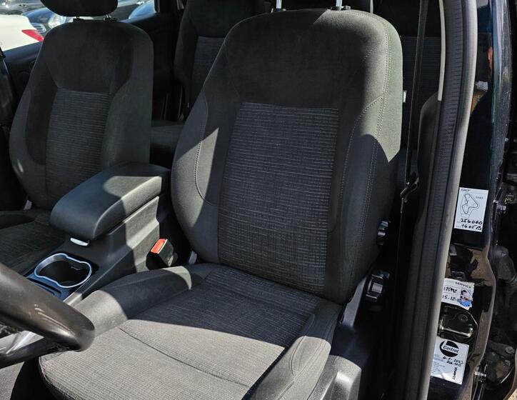Ford Galaxy 12