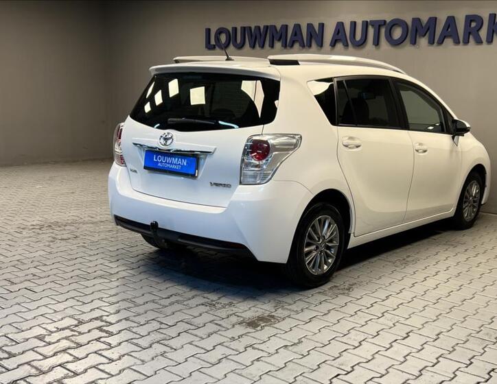 Toyota Verso 2