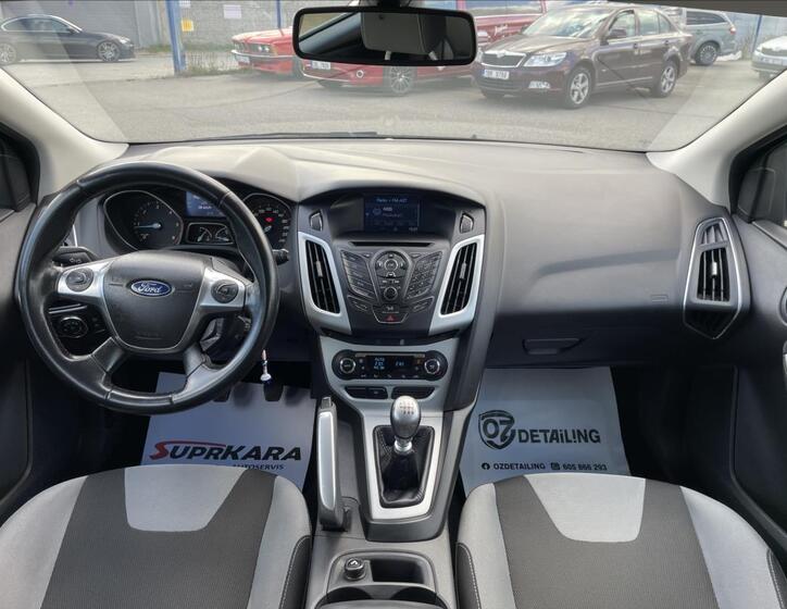 Ford Focus 10