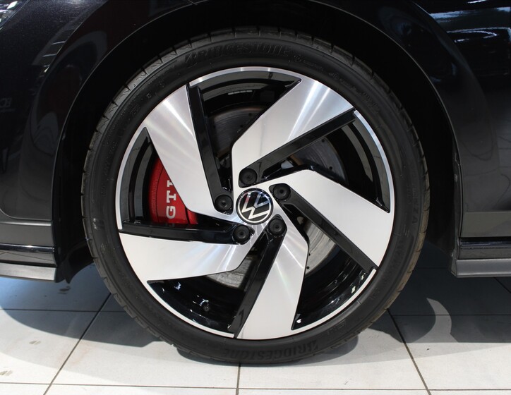 Volkswagen Golf 26