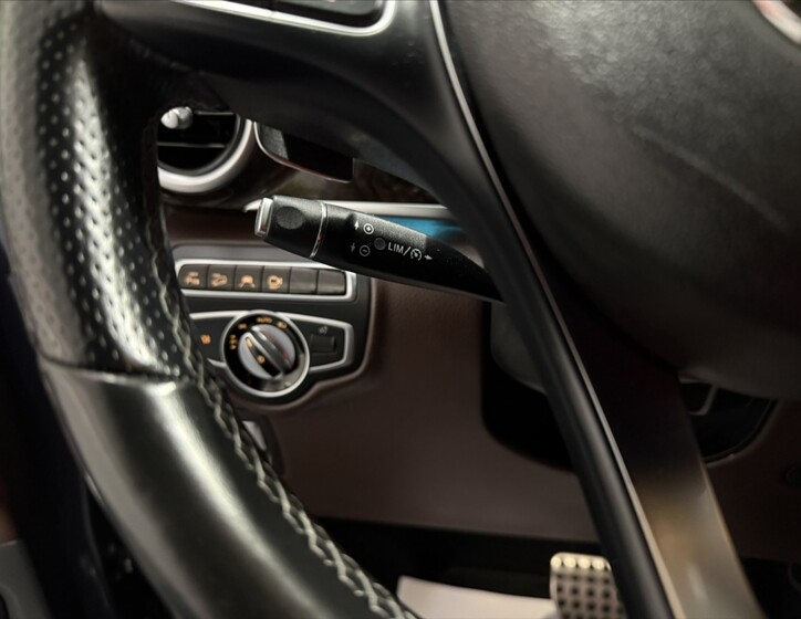 Mercedes-Benz Třídy V 12