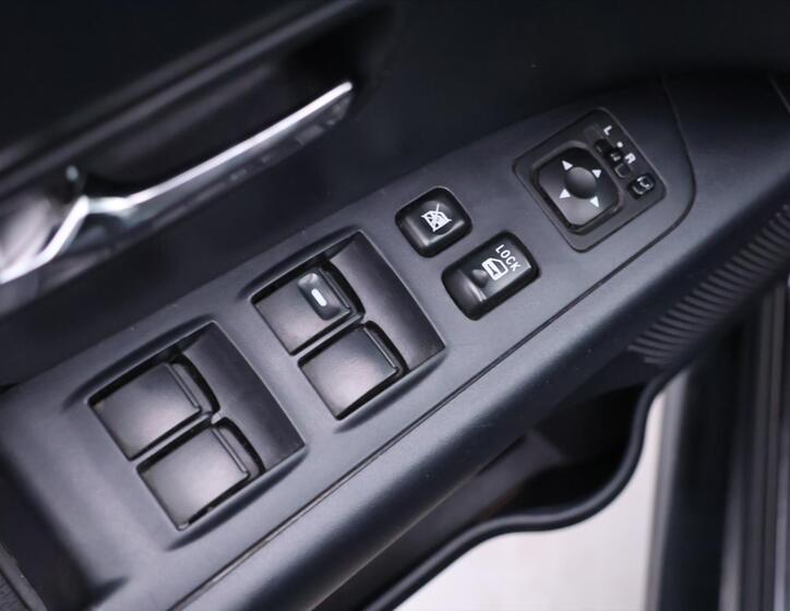 Peugeot 4007 19