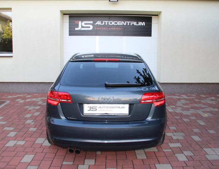 Audi A3 8
