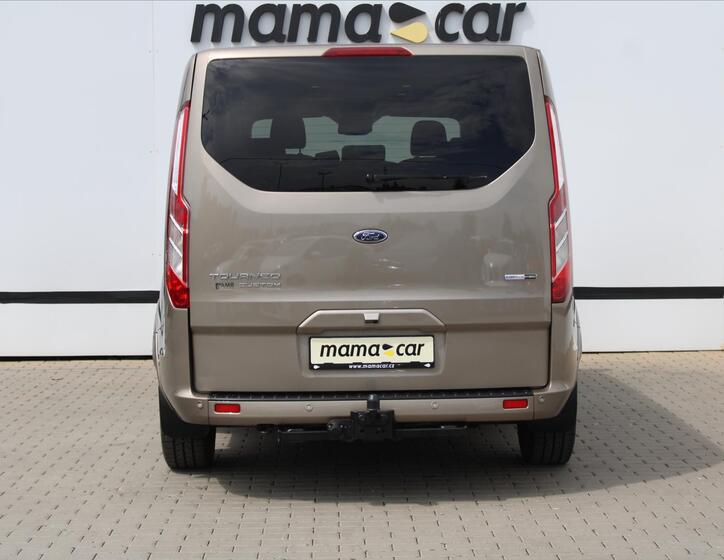 Ford Tourneo Custom 6