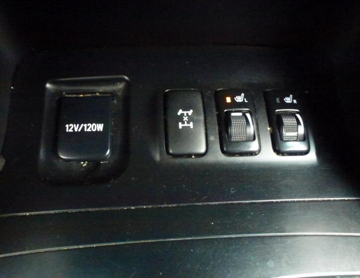 Toyota Land Cruiser 37