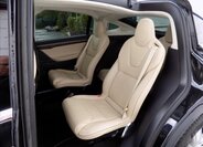 Tesla Model X 16