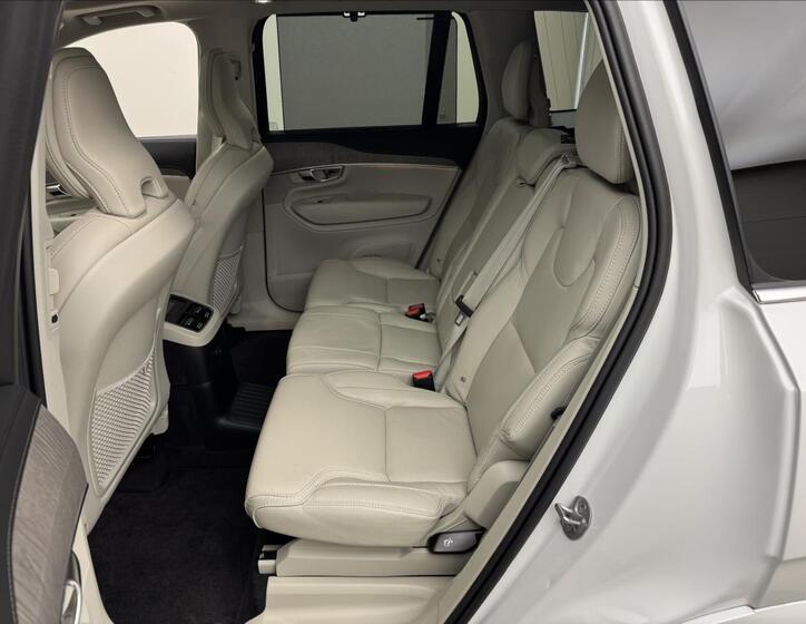 Volvo XC90 40