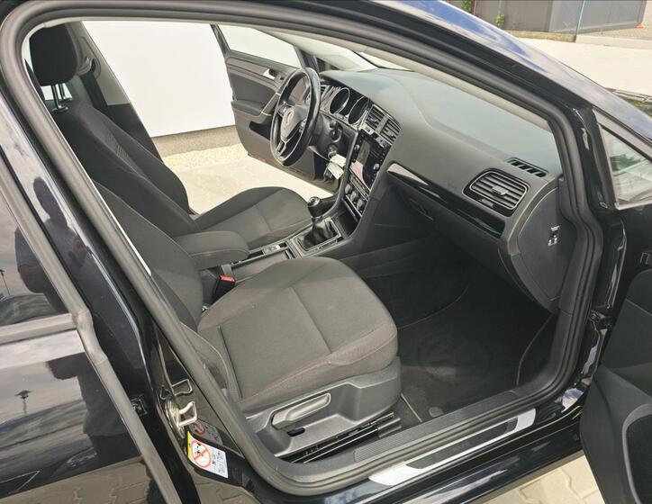 Volkswagen Golf 35