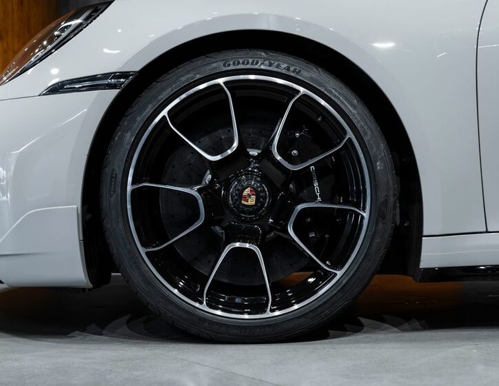 Porsche 911 4