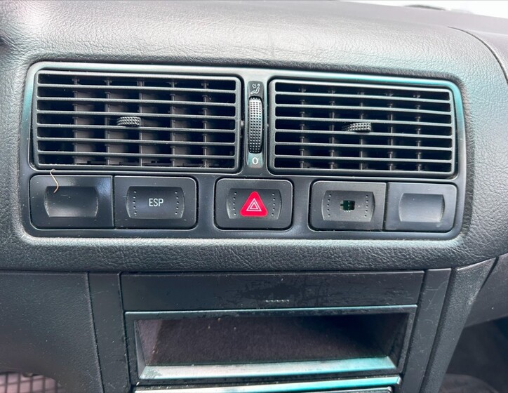 Volkswagen Golf 24